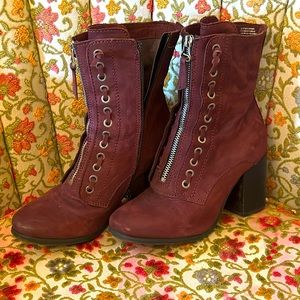 Maroon zip-up boots